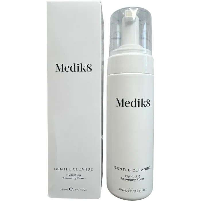 Очищающая пенка для всех типов кожи Medik8 Gentle Cleanse Hydrating Rosemary Foam