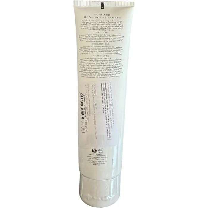 Гель для очищения жирной кожи с AHA кислотами Medik8 Surface Radiance Cleanse