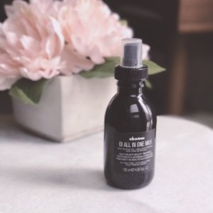 Молочко-спрей для волосся Davines Oi Multi Benefit Beauty Treament All In One Milk With Roucou Oil