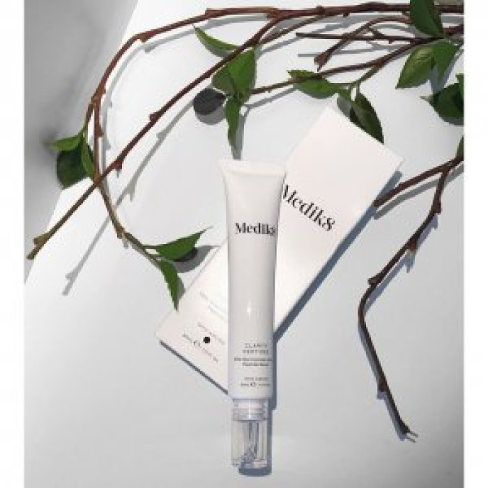Пептидная очищающая сыворотка Medik8 Clarity Peptides Serum